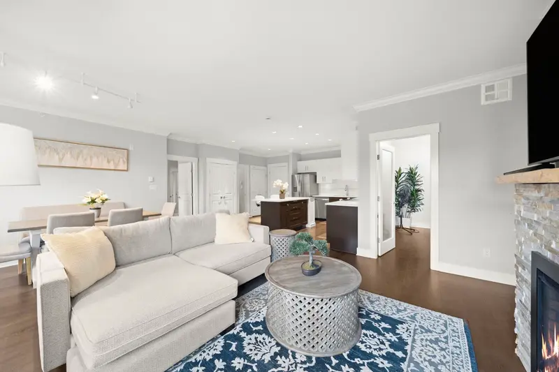 419 20728 WILLOUGHBY TOWN CENTRE DRIVE - photo 2 of 25