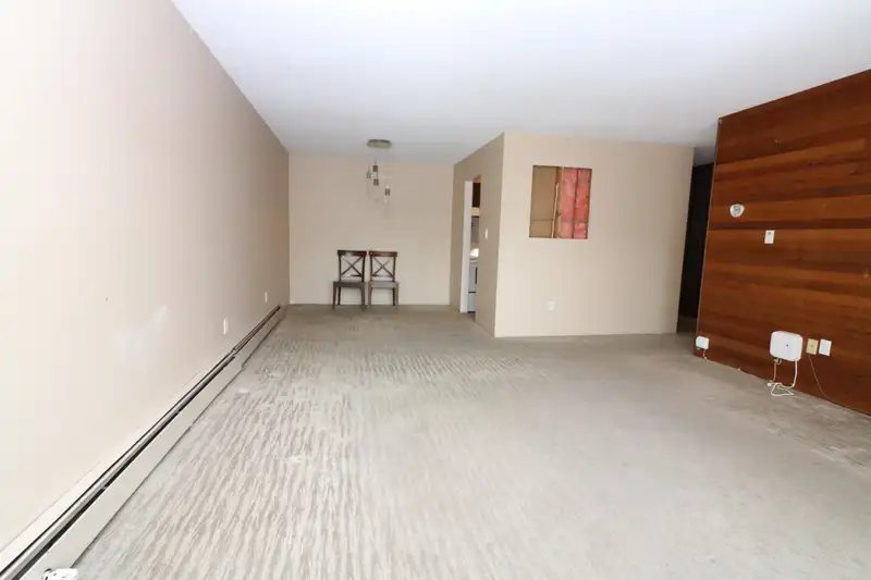 203 13977 74TH AVENUE - photo 4 of 19