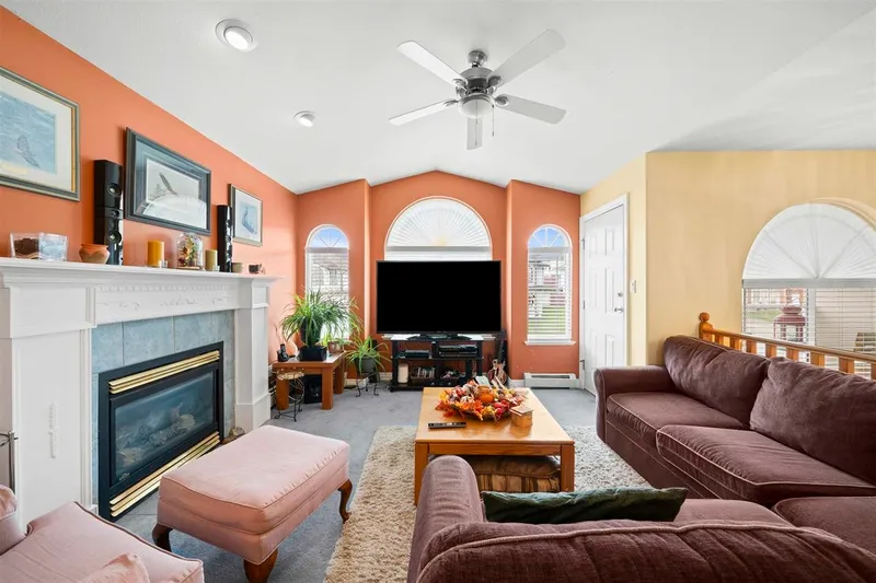 31533 HOMESTEAD CRESCENT - photo 4 of 25