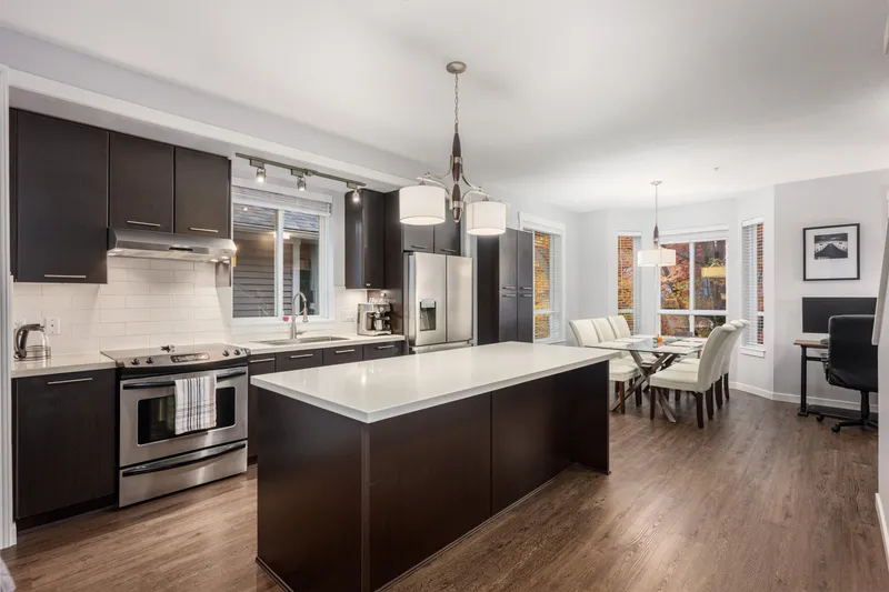 129 2418 AVON PLACE - photo 2 of 22