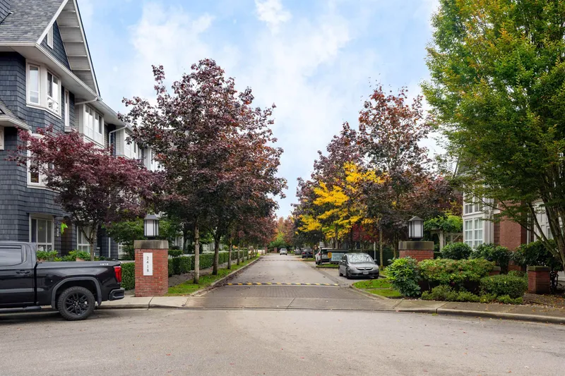 129 2418 AVON PLACE - photo 4 of 22