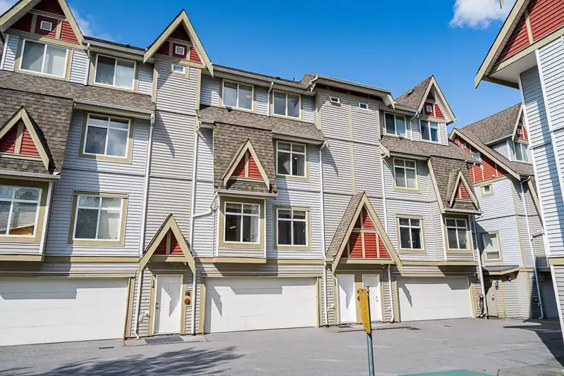 13 9277 121 STREET - photo 3 of 36