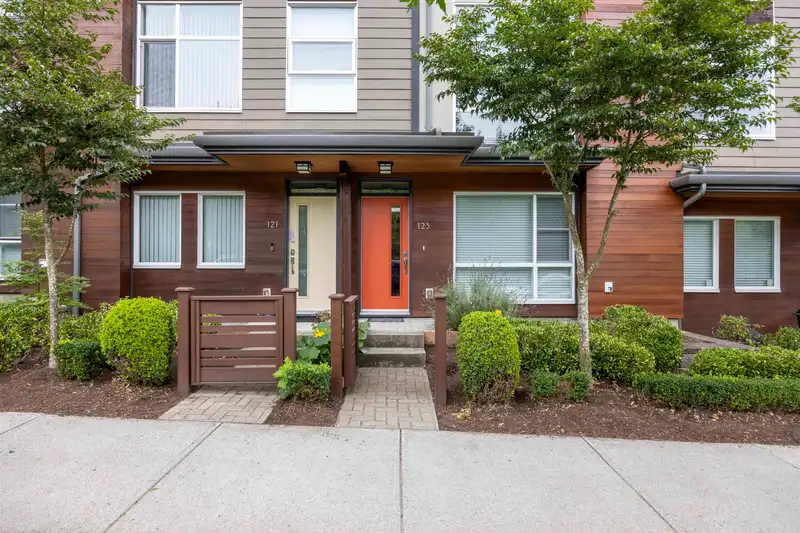 123 2228 162 STREET - photo 1 of 33