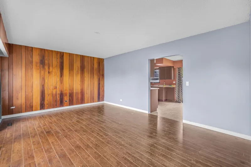 8498 N 122 STREET - photo 4 of 22