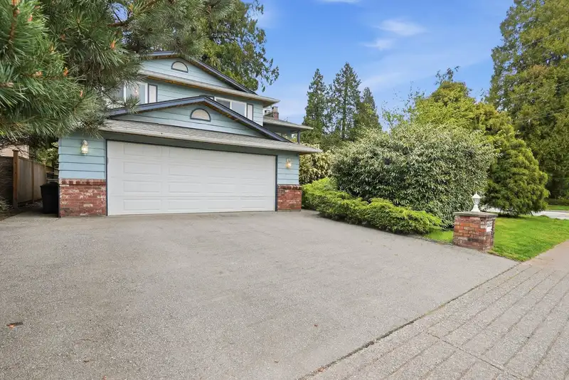 10523 DUNLOP ROAD - photo 1 of 40