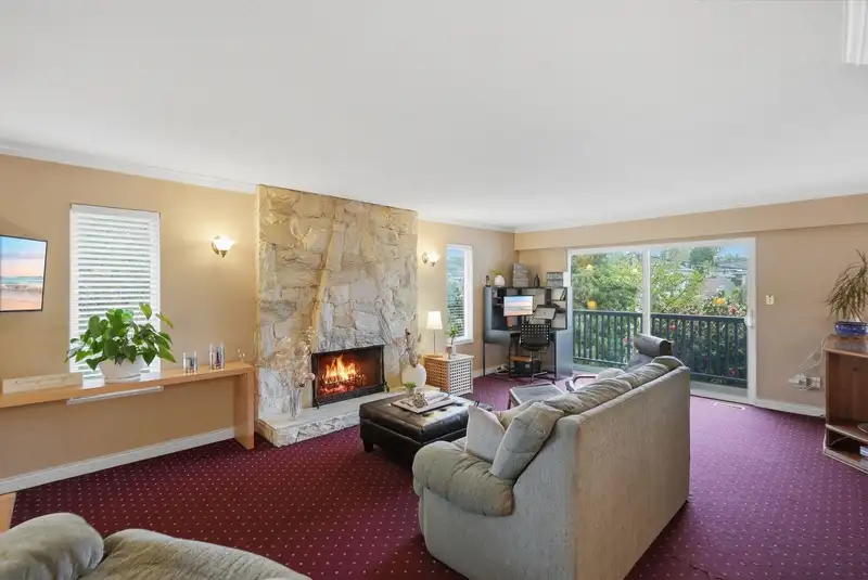 10523 DUNLOP ROAD - photo 3 of 40
