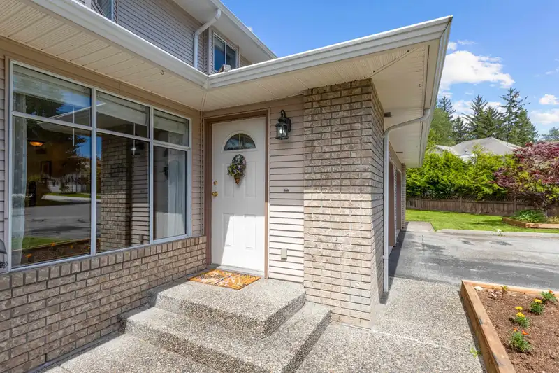 35 22900 126 AVENUE - photo 2 of 28