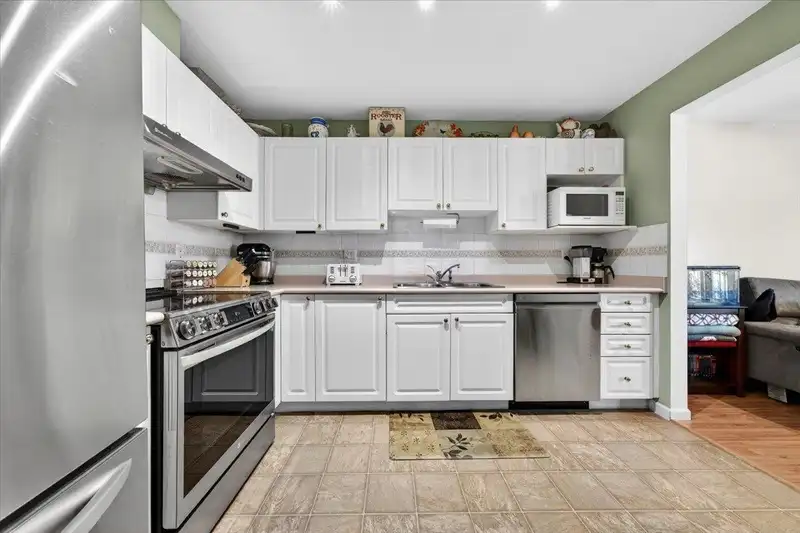 122 2678 DIXON STREET - photo 3 of 22