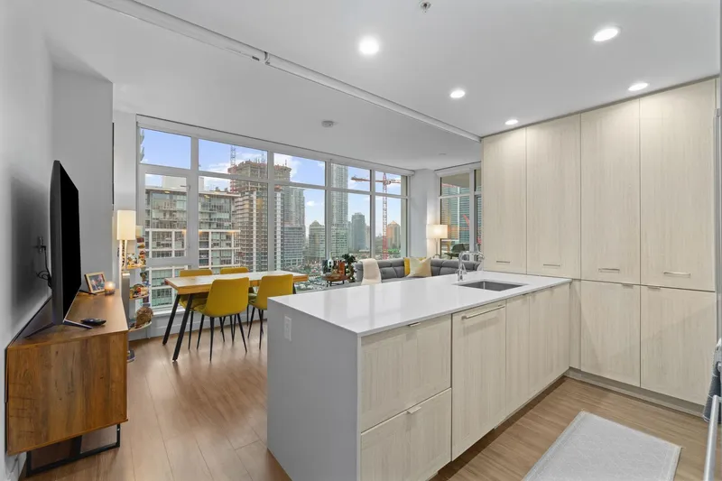 2106 2351 BETA AVENUE - photo 3 of 15