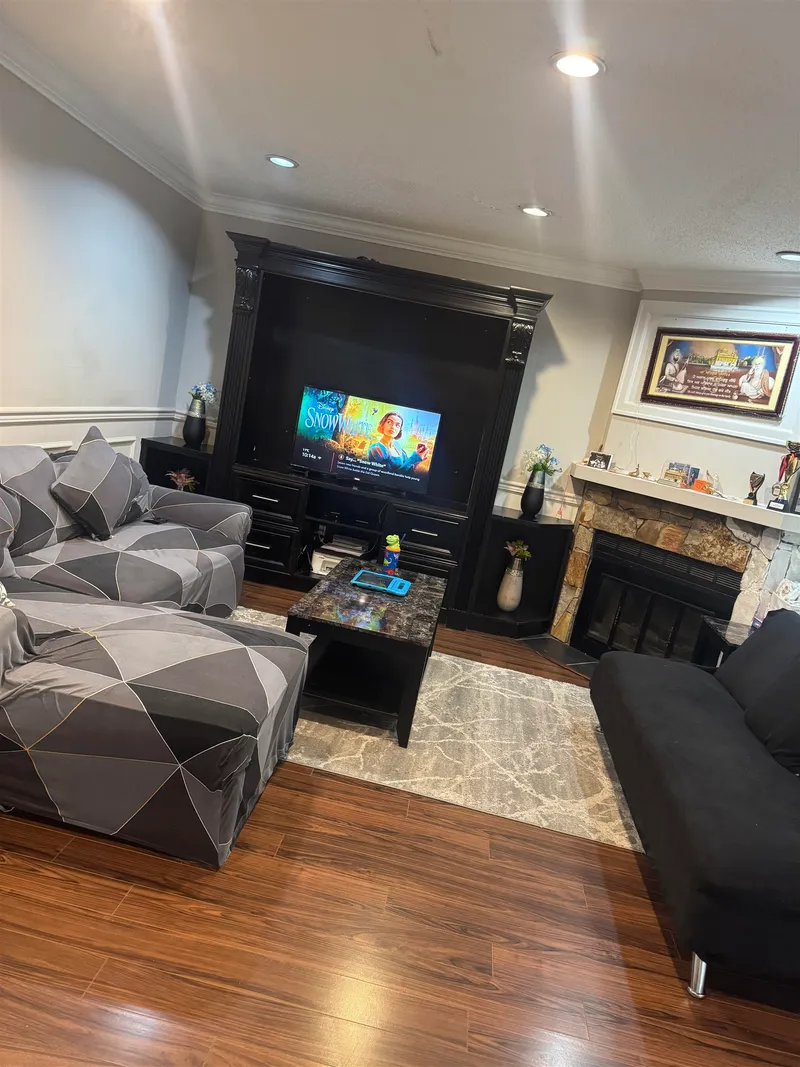 13317 70B AVENUE - photo 4 of 18