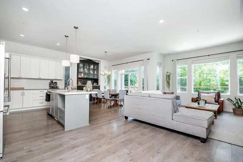 2674 275A STREET - photo 2 of 32