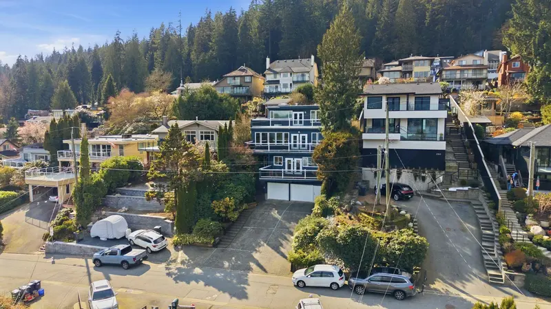 2341 CALEDONIA AVENUE - photo 2 of 25