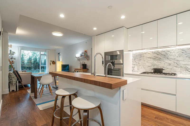 105 7428 ALBERTA STREET - photo 3 of 25