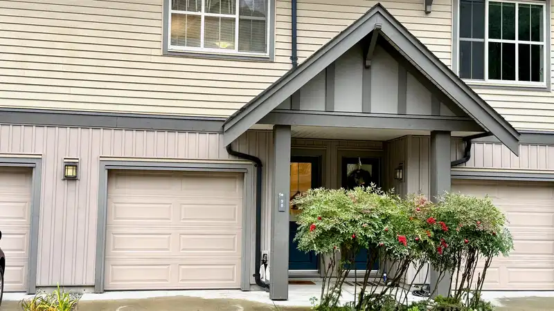 98 9525 204 STREET - photo 3 of 39