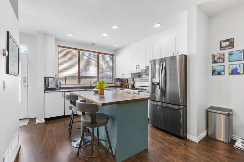 24321 102A AVENUE - photo 3 of 32