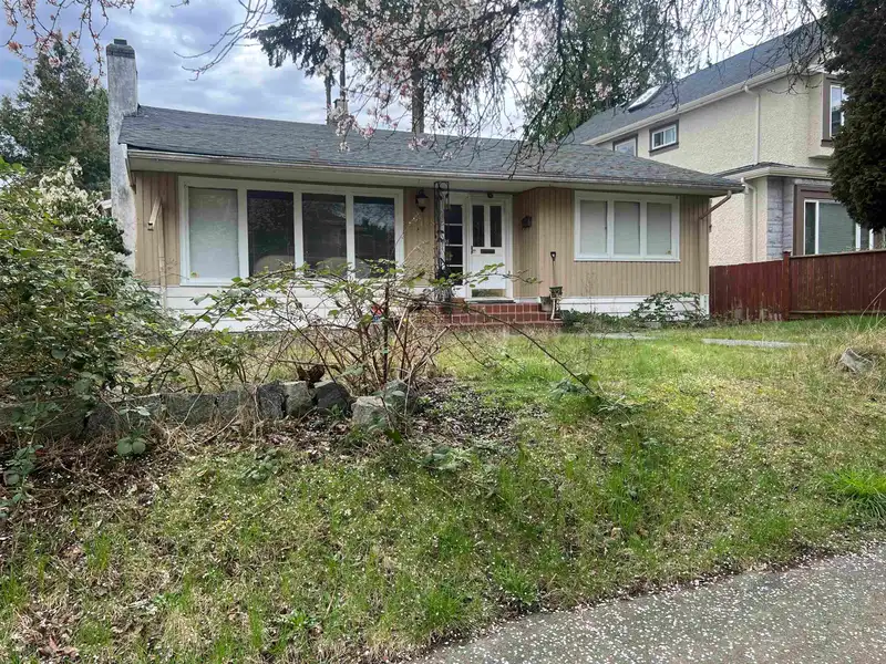 438 W 45TH AVENUE - photo 1 of 2