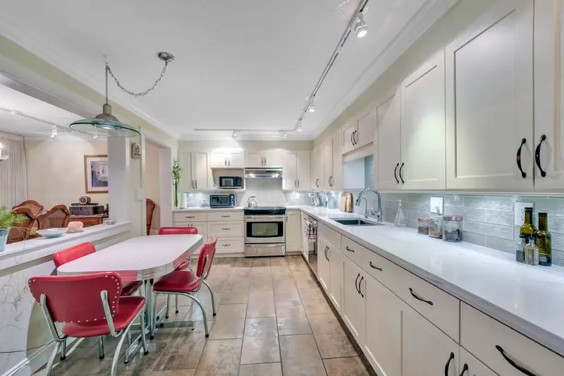 109B 1210 QUAYSIDE DRIVE - photo 1 of 25