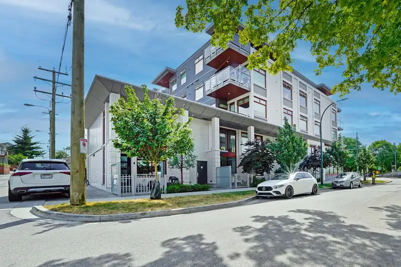 304 2408 GRANT STREET - photo 1 of 22