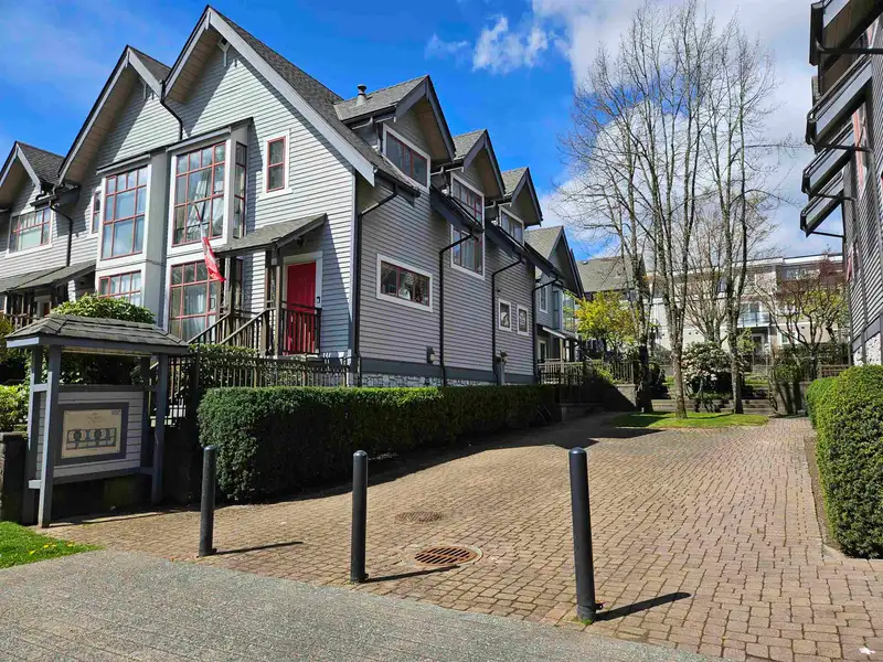4875 DUCHESS STREET - photo 4 of 18