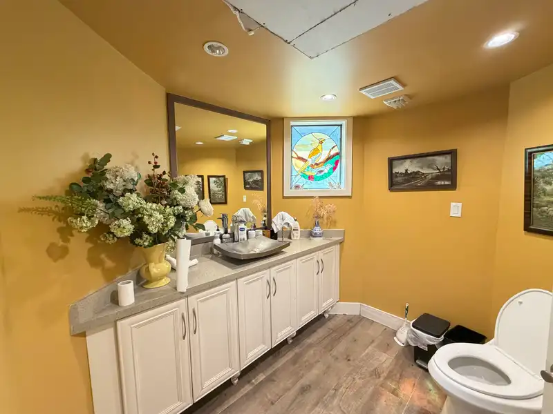 10591 GRANVILLE AVENUE - photo 4 of 17