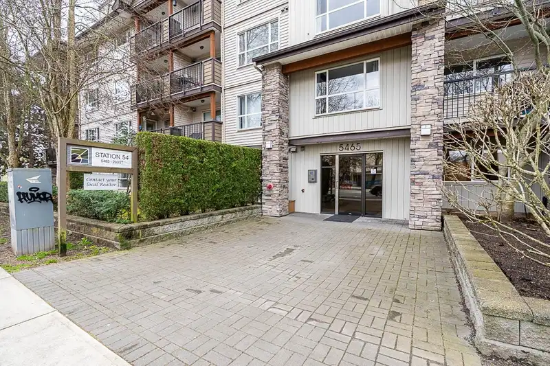 109 5465 203 STREET - photo 2 of 26
