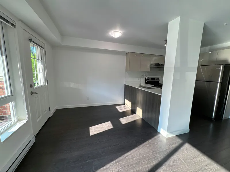 103 10688 140 STREET - photo 4 of 17