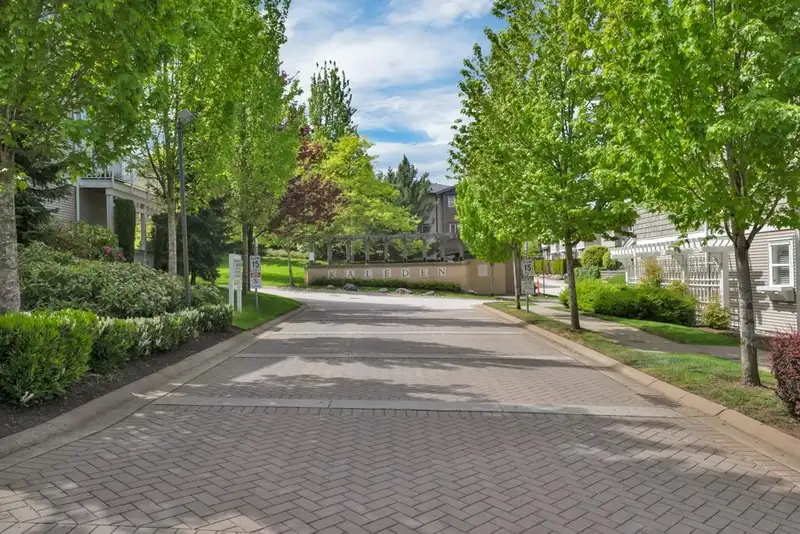90 2729 158 STREET - photo 4 of 38