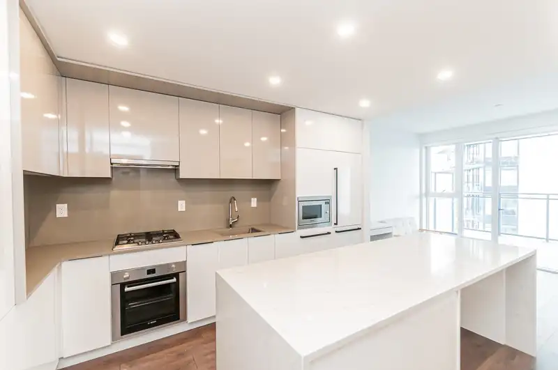2410 4711 HAZEL STREET - photo 3 of 28