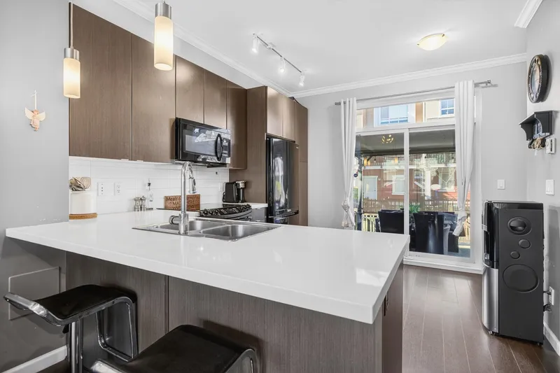 13 19505 68A AVENUE - photo 3 of 25