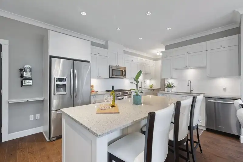 304 15155 36 AVENUE - photo 4 of 40