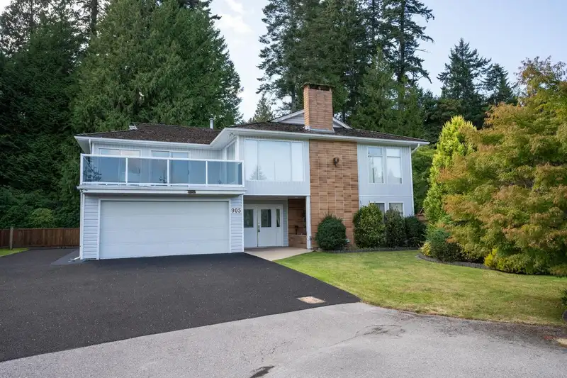 905 EDEN CRESCENT - photo 1 of 31