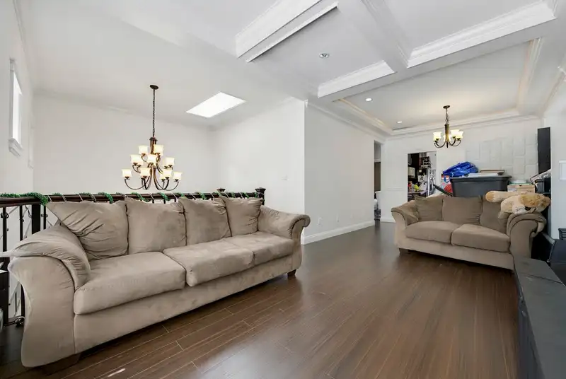11571 WILLIAMS ROAD - photo 4 of 40