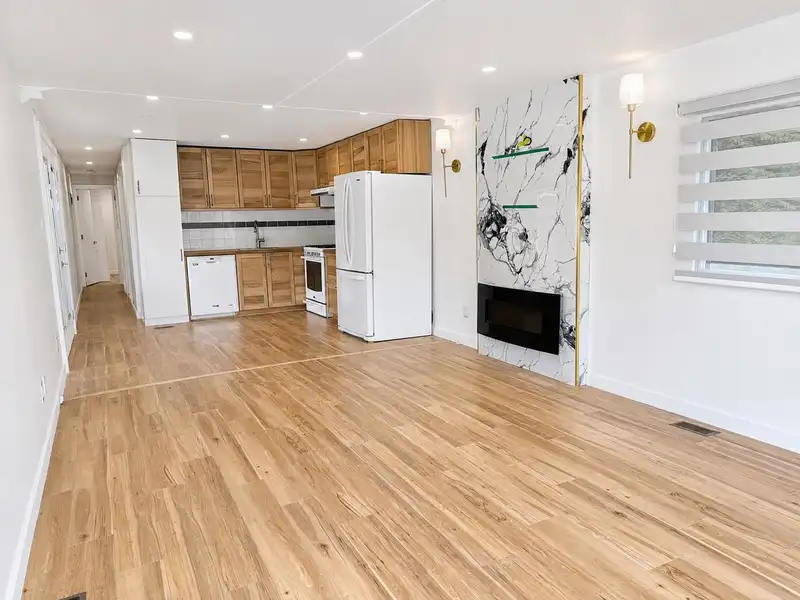 18 12868 229 STREET - photo 4 of 37