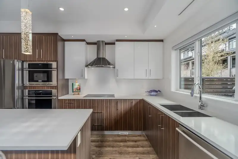 23 15177 60 AVENUE - photo 3 of 23