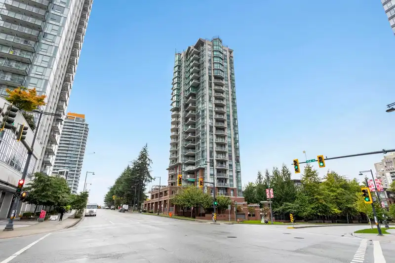 1107 13399 104 AVENUE - photo 2 of 31