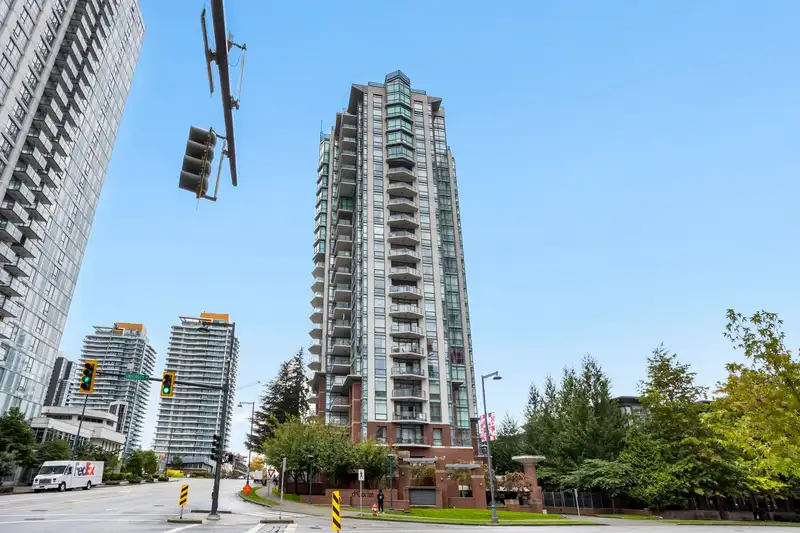 1107 13399 104 AVENUE - photo 3 of 31