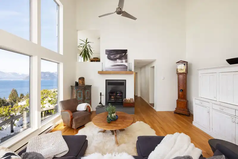 110 KELVIN GROVE WAY - photo 2 of 40