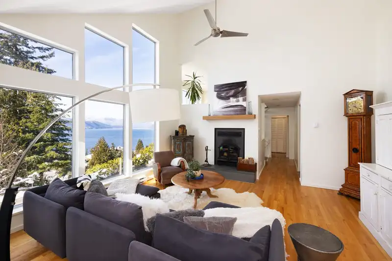110 KELVIN GROVE WAY - photo 4 of 40