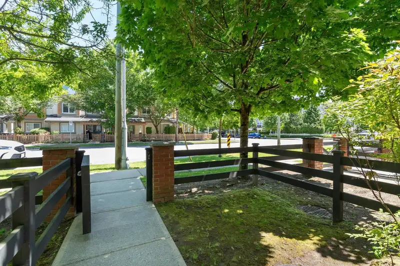 4 8713 158 STREET - photo 4 of 31