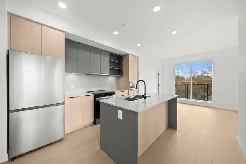532 9456 134 STREET - photo 3 of 24