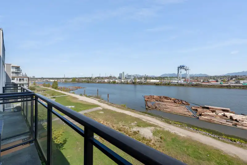 415 10177 RIVER DRIVE - photo 1 of 23