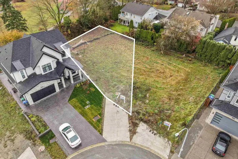 18922 62 AVENUE - photo 2 of 15