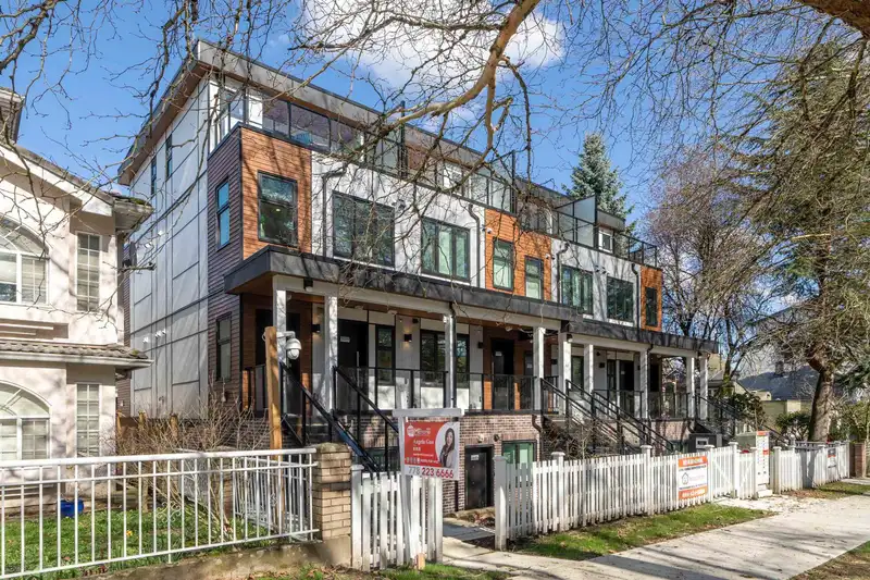 2689 DUKE STREET - photo 2 of 24