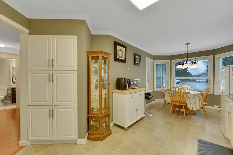 104 16031 82 AVENUE - photo 3 of 31