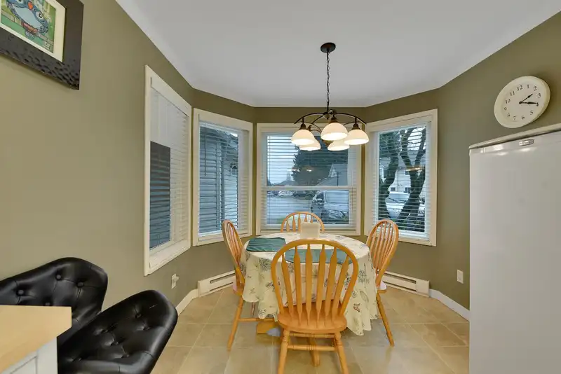 104 16031 82 AVENUE - photo 4 of 31