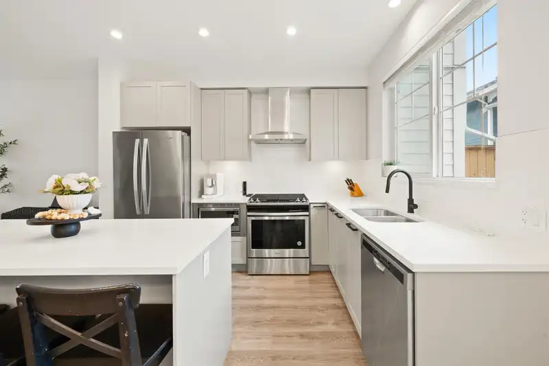 25 20451 84 AVENUE - photo 4 of 26