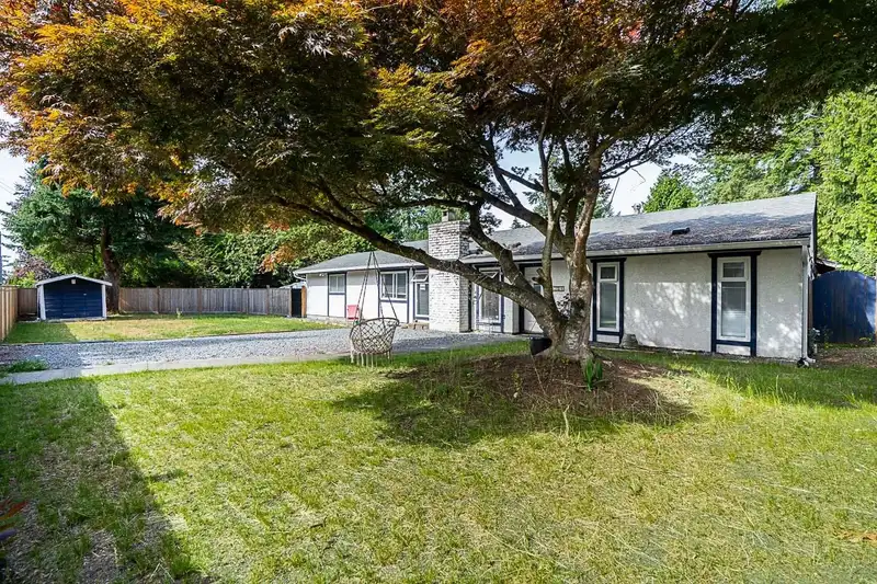 2714 PARKWAY DRIVE - photo 2 of 33