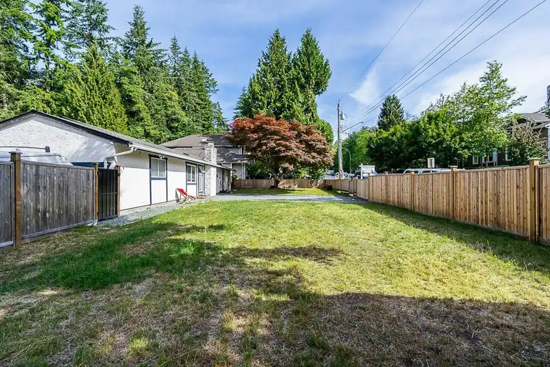 2714 PARKWAY DRIVE - photo 4 of 33