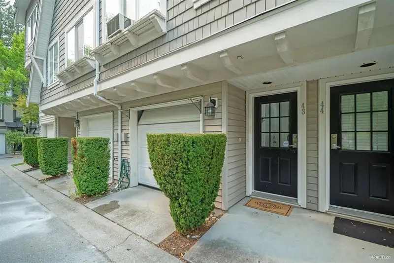 43 12778 66 AVENUE - photo 3 of 26
