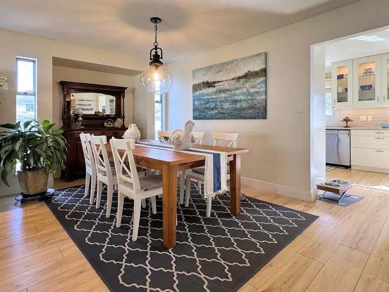 17192 63 AVENUE - photo 3 of 24